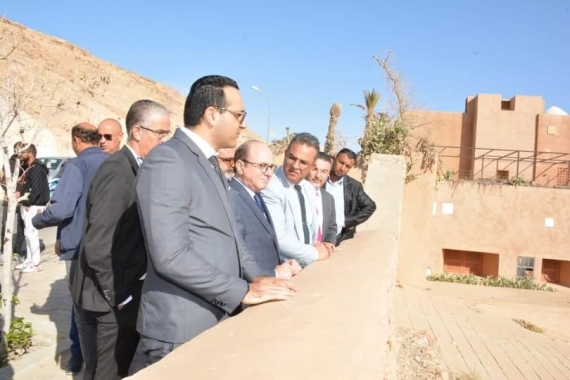 توزر في زيارة عمل وزير السياحة يطلع على سير النشاط السياحي ويعاين بعض المشاريع المعطلة