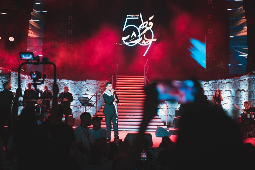 محمد عساف يغني لغزة على ركح قرطاج  كسر صمته بعد عامين وعائدات الحفل لفائدة أهالي غزة