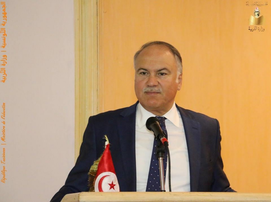 الزام موظفي وأعوان وزارة التربية بالاستظهار بالوصفة الطبية