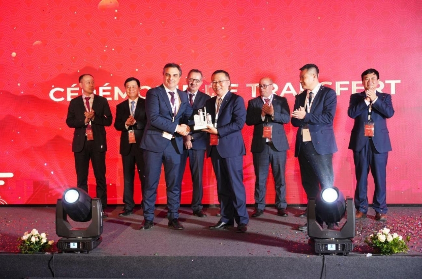 تسليم شركة اسمنت جبل الوسط بزغوان إلى Sinoma Cement الصينية