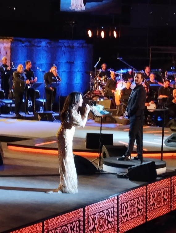 لطيفة تغني لتونس في عيد الجمهورية